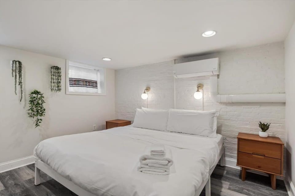 Garden-Level 2-BR Apt in Historic Petworth Home Apartment in District of Columbia