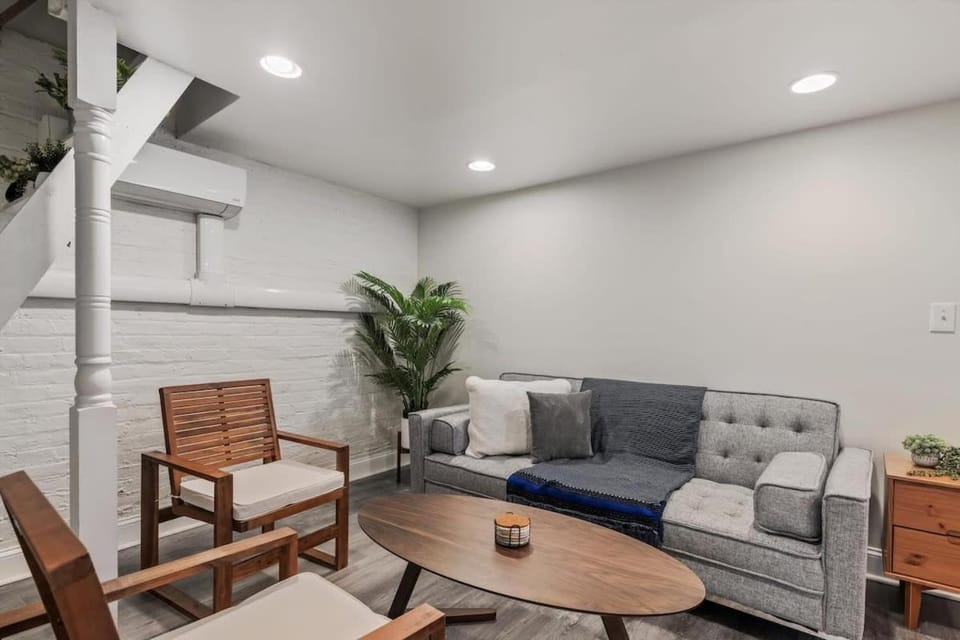 Garden-Level 2-BR Apt in Historic Petworth Home Apartment in District of Columbia