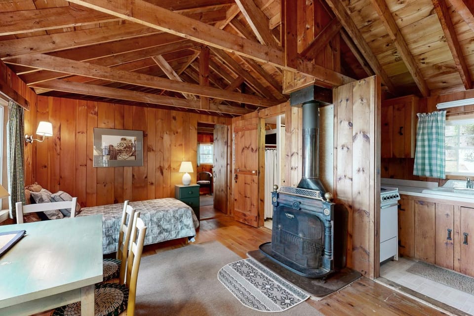 Bay-View Getaway w/ Deck Between Camden & Belfast! House in Northport