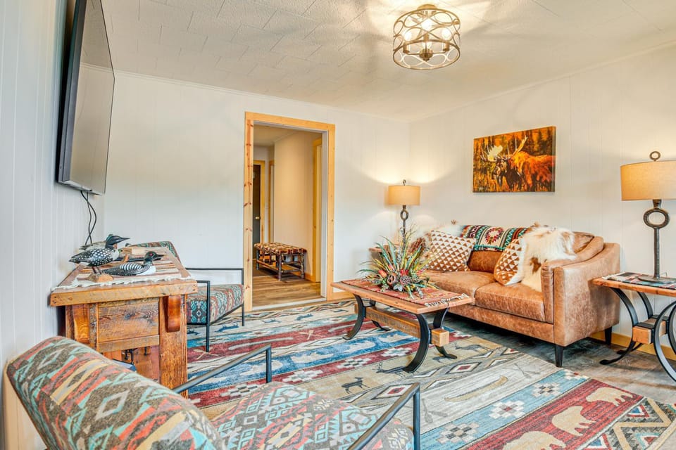 'Northwood Tours Escape' w/ Boat Dock Access! House in Minocqua Lake