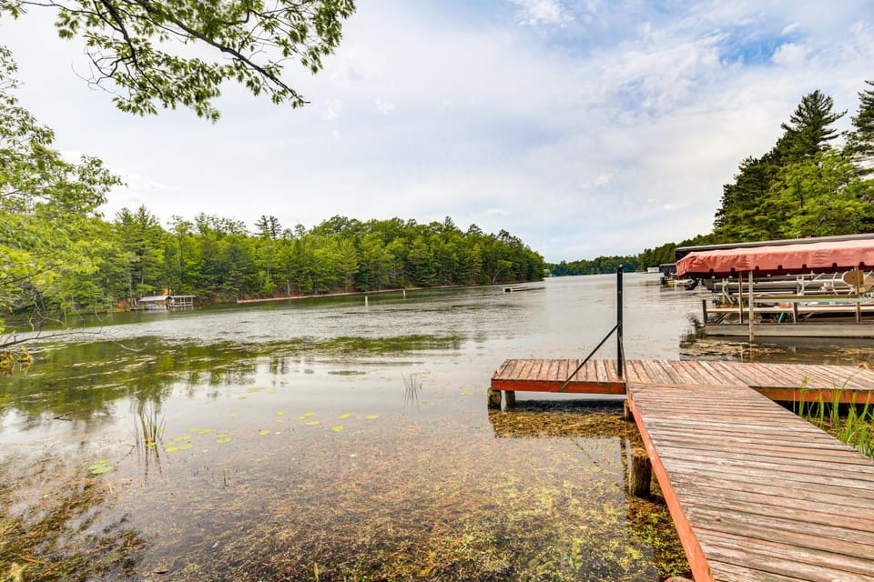 'Northwood Tours Escape' w/ Boat Dock Access! House in Minocqua Lake