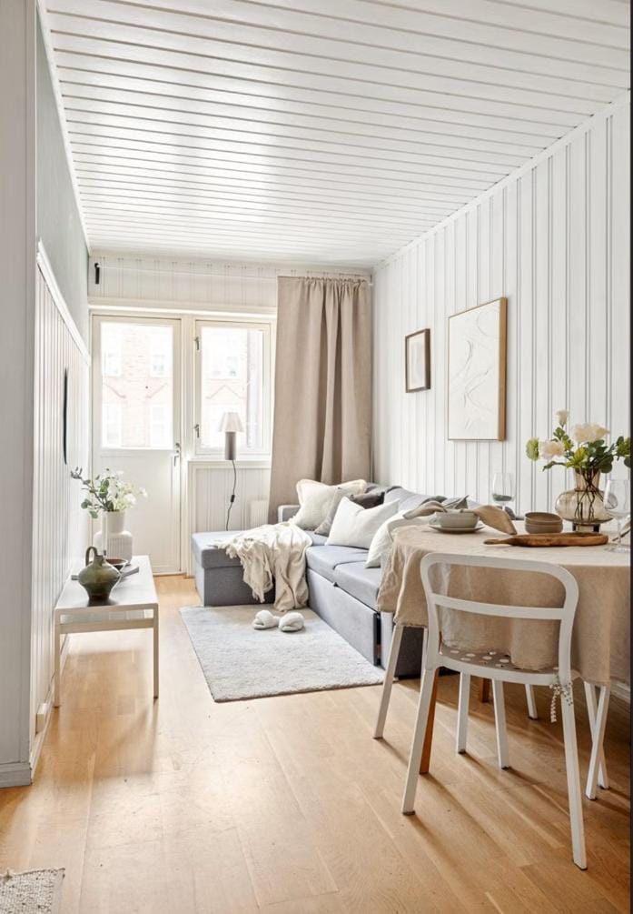 Living room, Seating area, Dining area