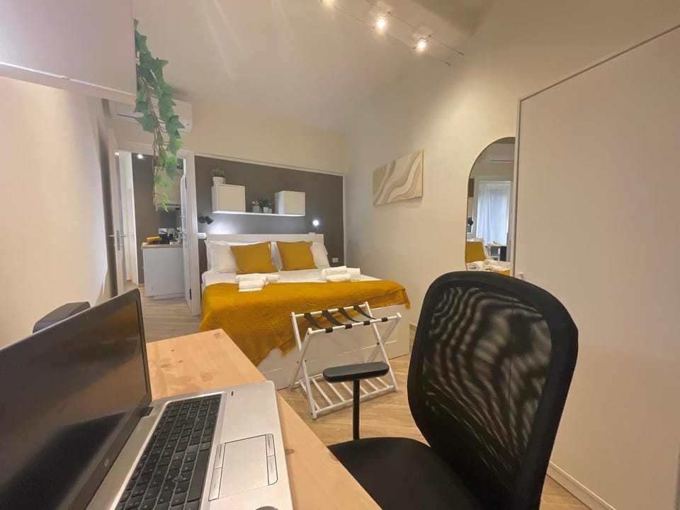 Photo of the whole room, Seating area, Bedroom