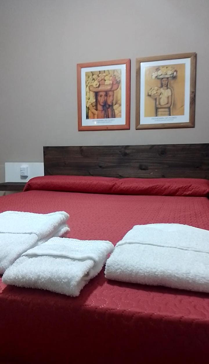 Hotel Parque Bed and Breakfast in Villa Mercedes