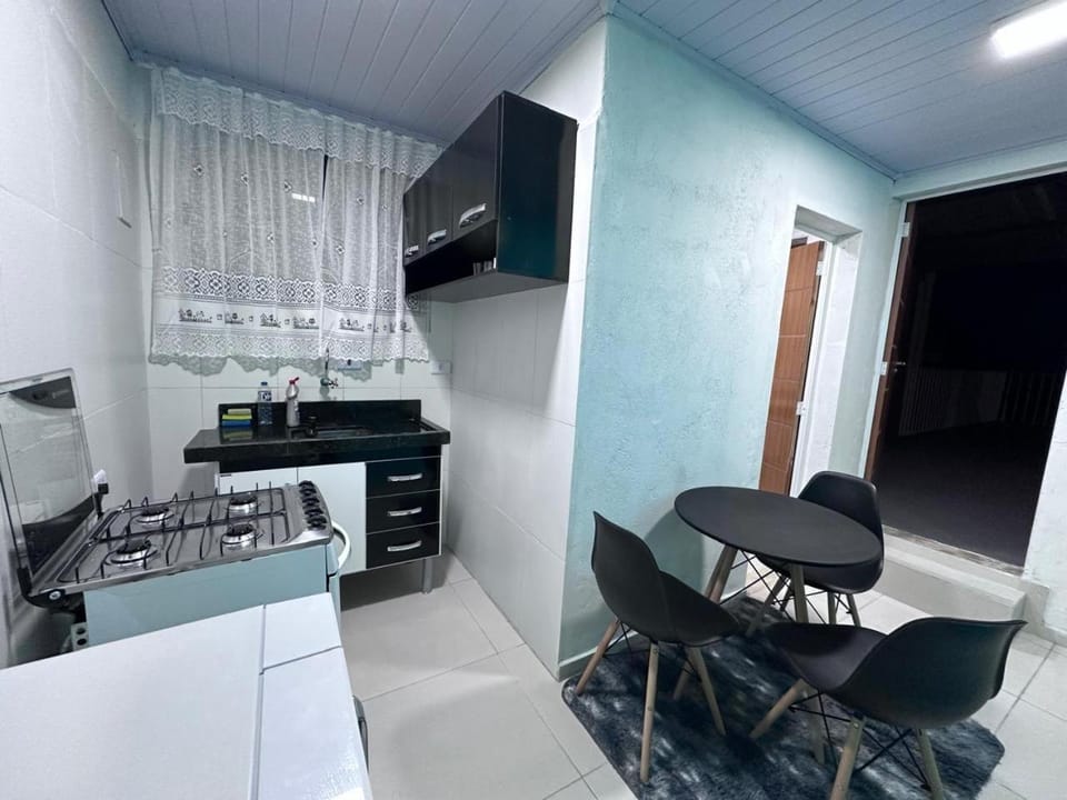 Kitchen or kitchenette, Seating area, Dining area, minibar, oven, pet friendly, stove