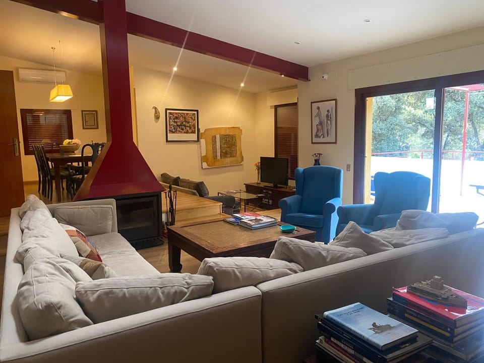 Living room, Seating area