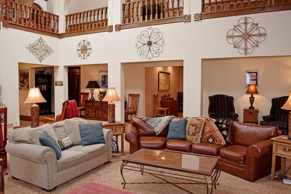 Day, Living room, Seating area, Inner courtyard view, furniture