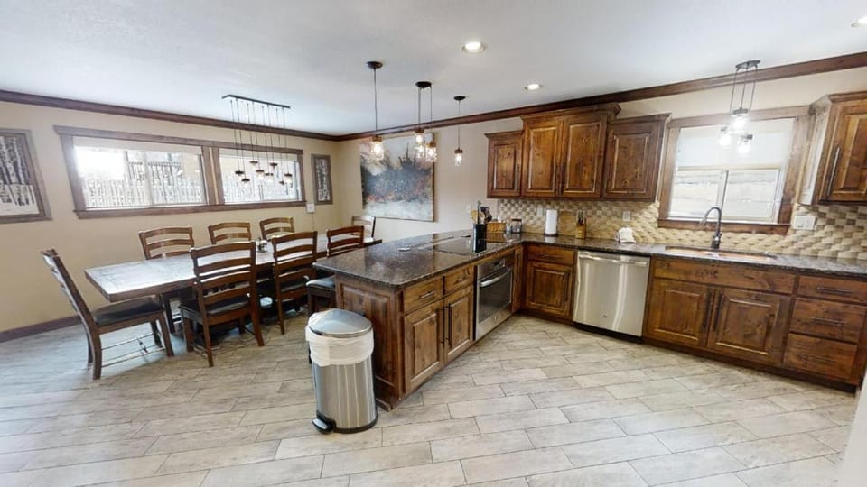 Day, Kitchen or kitchenette, Seating area, Dining area, furniture, microwave, kitchen