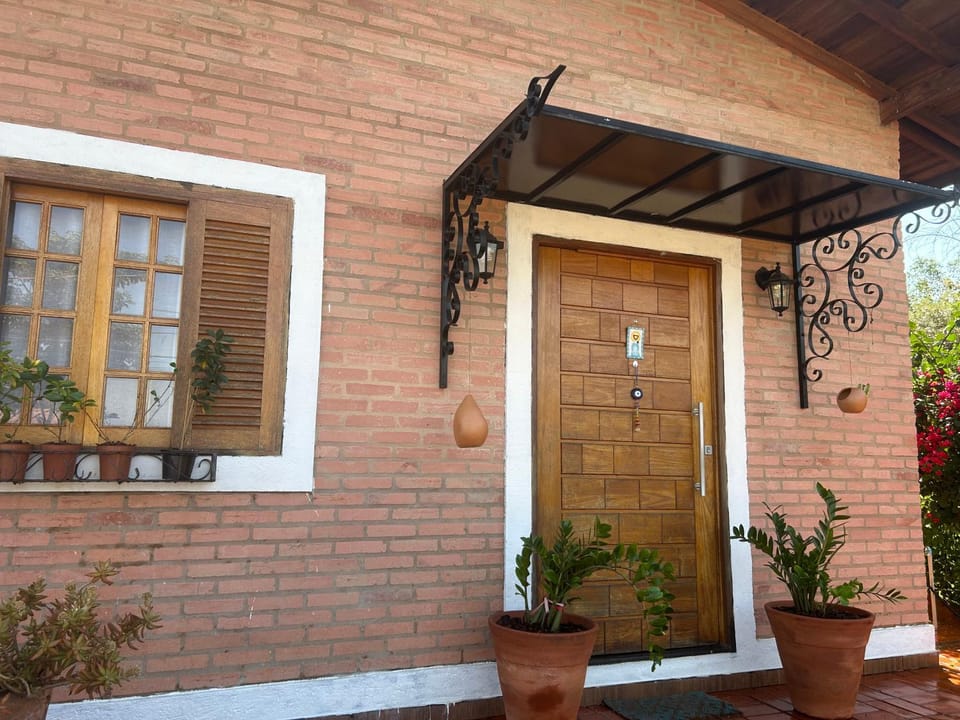 Casa Flor de Lis House in State of São Paulo