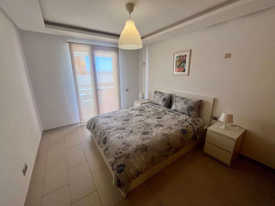 Zen & Welcoming CFC - Garage & Tramway Apartment in Casablanca