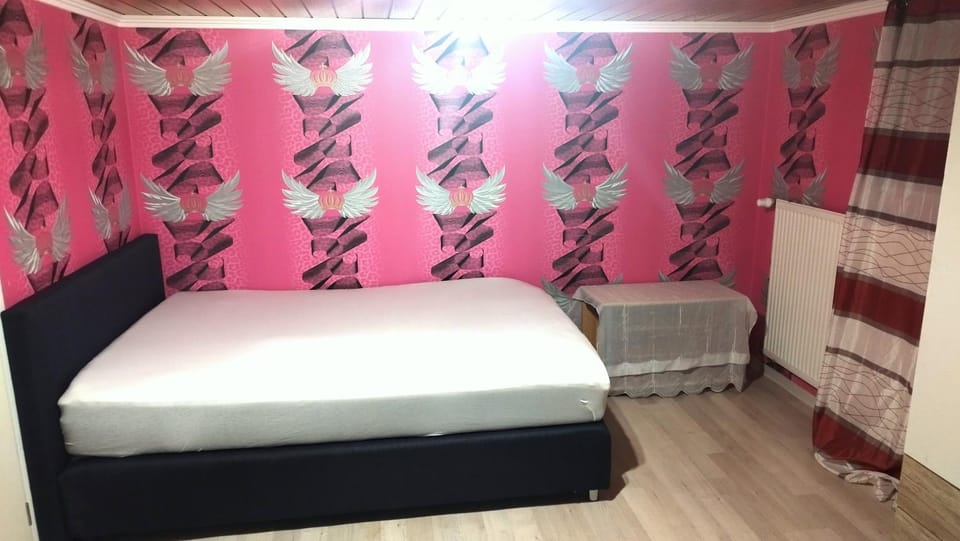 Ferienwohnung in Friedberg für max 9 Personen im UG Apartment in Hesse