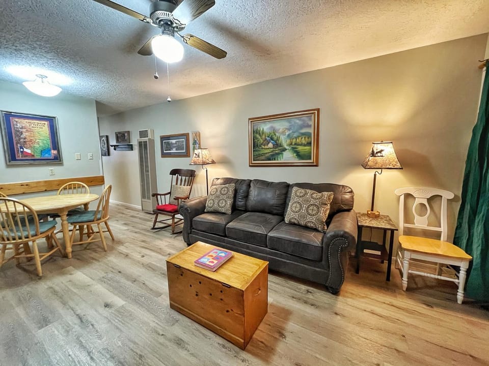 Living room, Seating area, Dining area, furniture, air conditioner