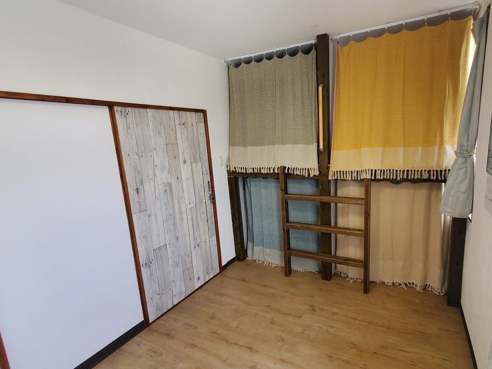 Photo of the whole room, Bedroom, bunk bed
