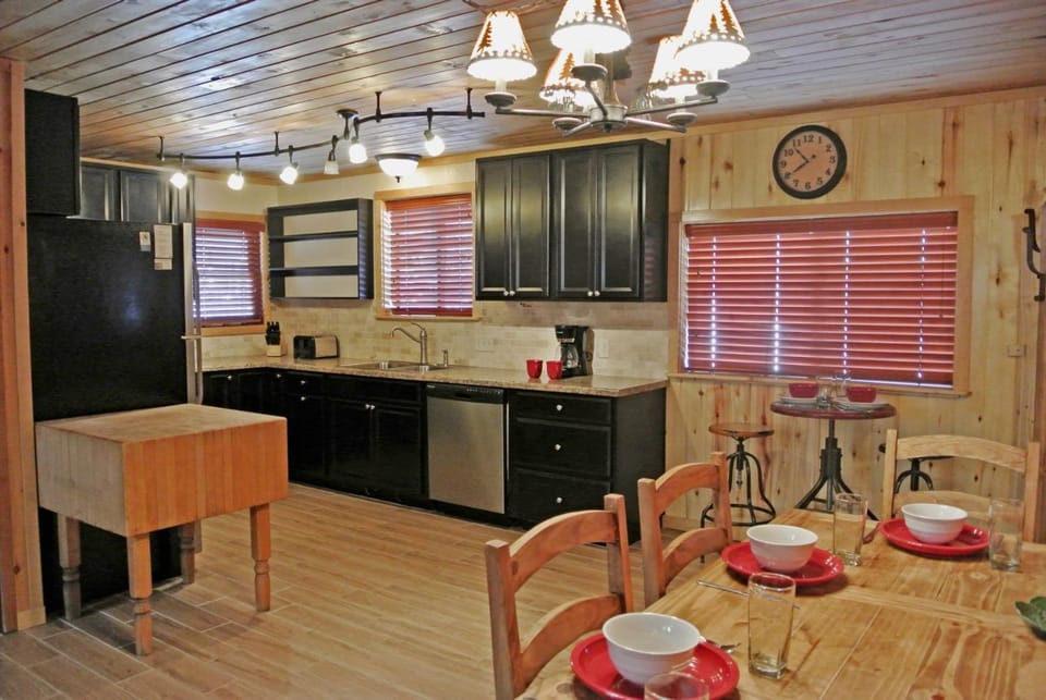 Day, Kitchen or kitchenette, Dining area, furniture, kitchen