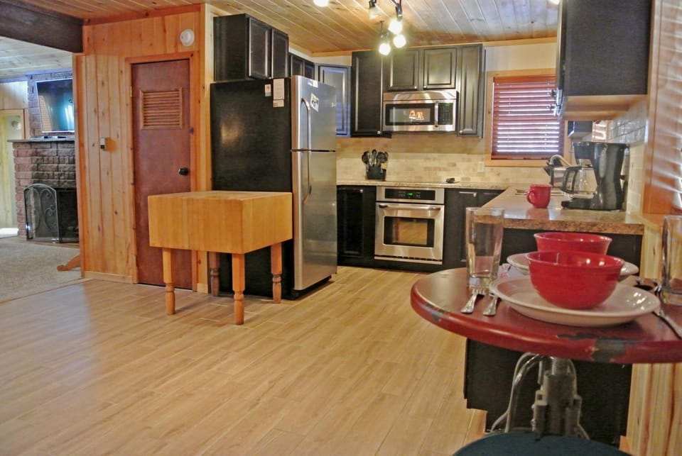 Kitchen or kitchenette, Dining area, microwave, oven, stove, kitchen