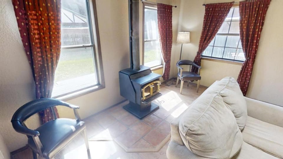 Day, Living room, Seating area, fireplace, furniture