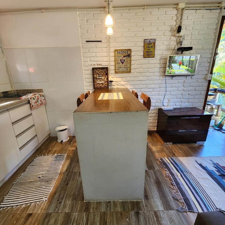 Kitchen or kitchenette, Dining area, pet friendly, stove