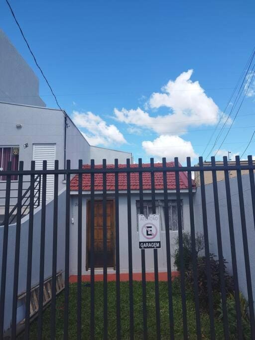 Casa central 74 com ótima localização House in State of Paraná