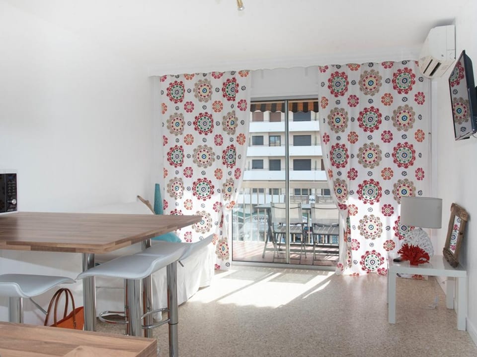 T2 au Lavandou avec climatisation et parking à 150m de la plage - FR-1-803-46 Apartment in Le Lavandou