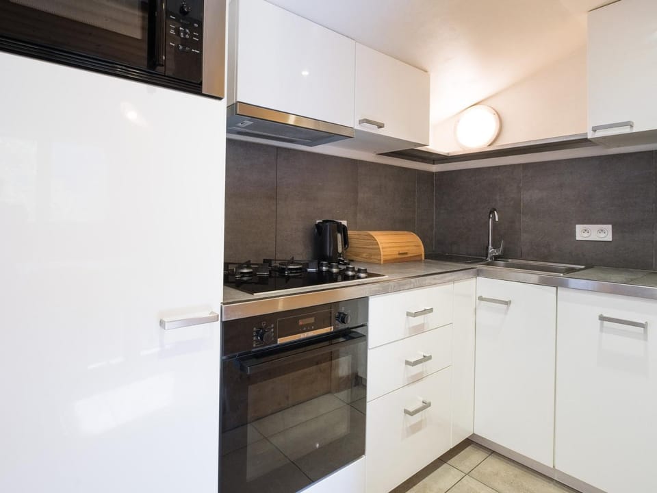 Chalet 4 chambres, proche pistes, parking, pour 8 personnes - FR-1-566-67 Apartment in Les Allues