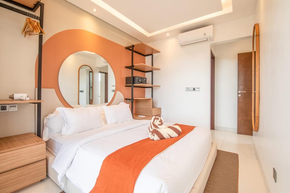 Luxurious 6 Br in Canggu 400m to Beach House in North Kuta