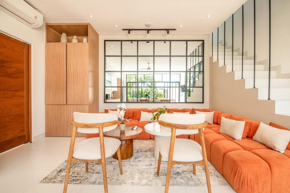 Opulent 6 BR in Canggu, 300m to Café Del mar House in North Kuta