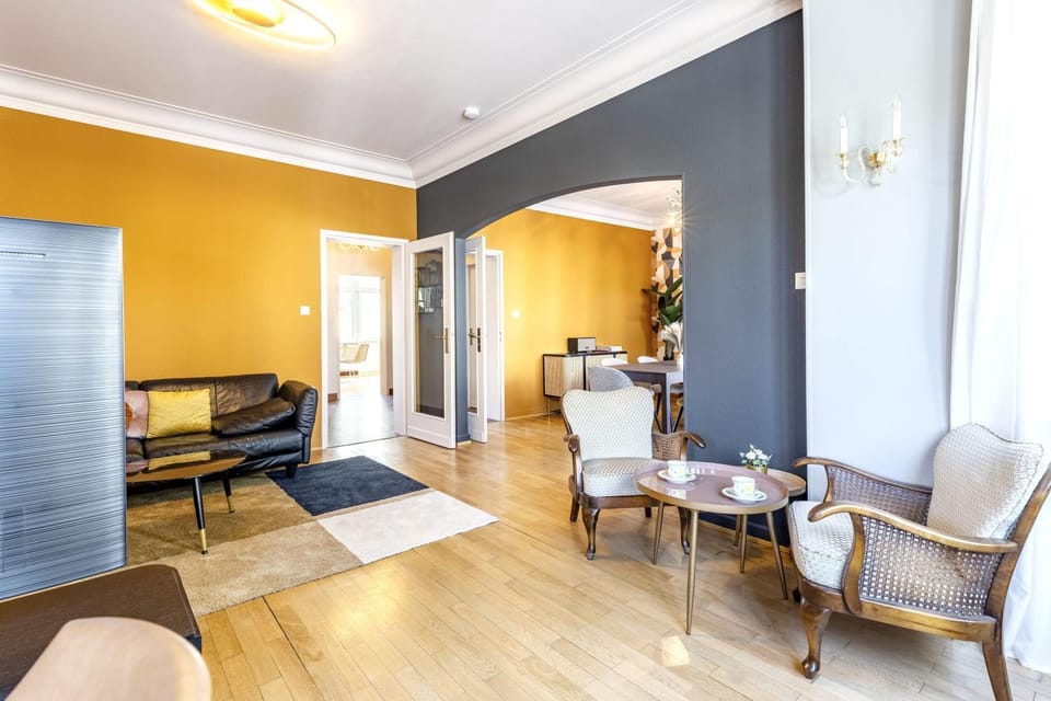 Living room, Seating area, Dining area