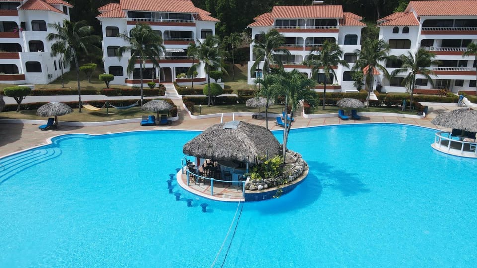 Pool view, Swimming pool
