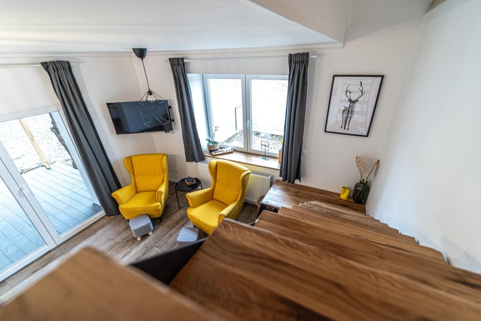 Communal lounge/ TV room, TV and multimedia, Living room, Seating area, Evening entertainment