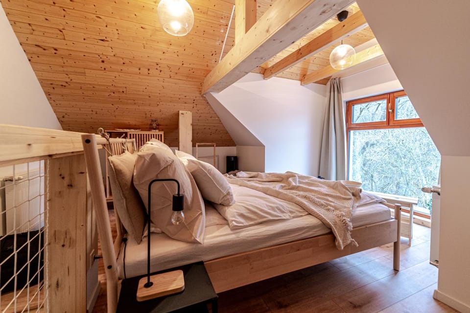 Bed, Photo of the whole room, Bedroom, towels, air conditioner