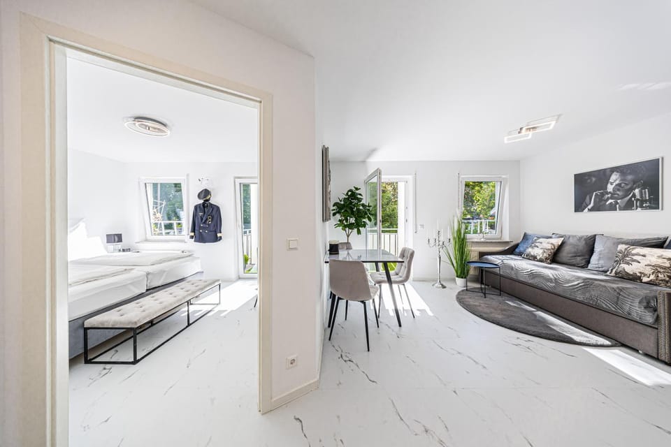 Design Apartment Leipzig Airport DHL Amazon Voll ausgestattet Free Parking Apartment in Saxony