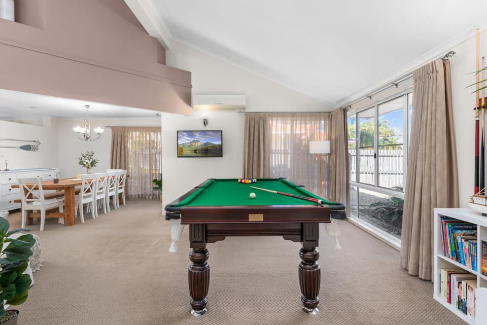 Seanna Blue: Relax & Indulge on the Canal House in Brisbane