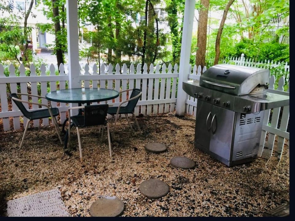 Day, BBQ facilities