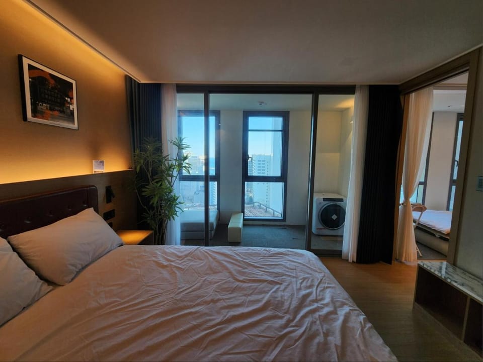 Elbon the stay with A1 Apartment hotel in Busan