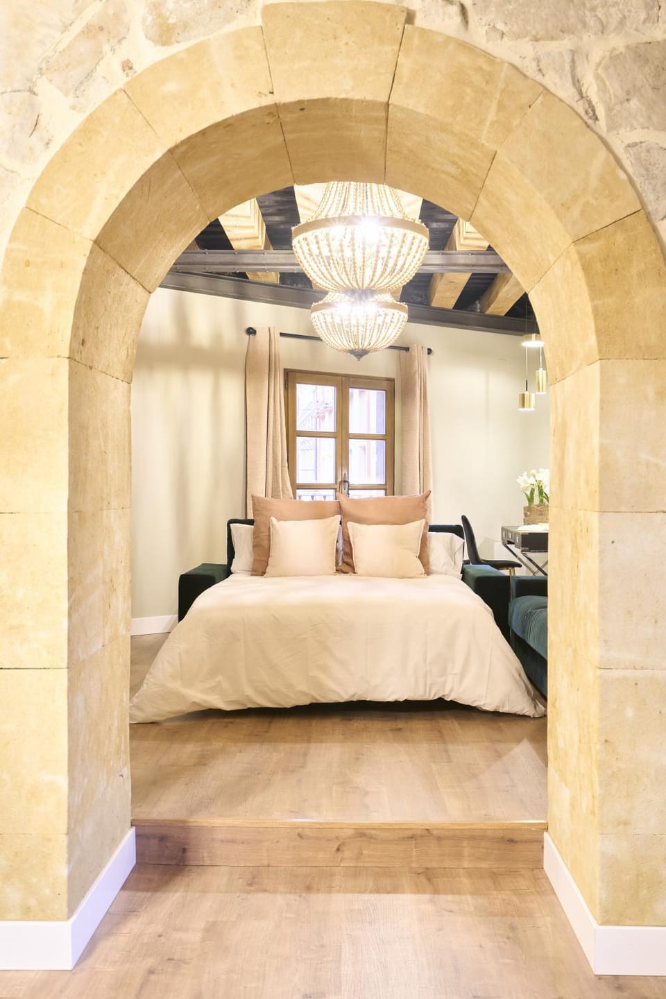 Bed, Living room