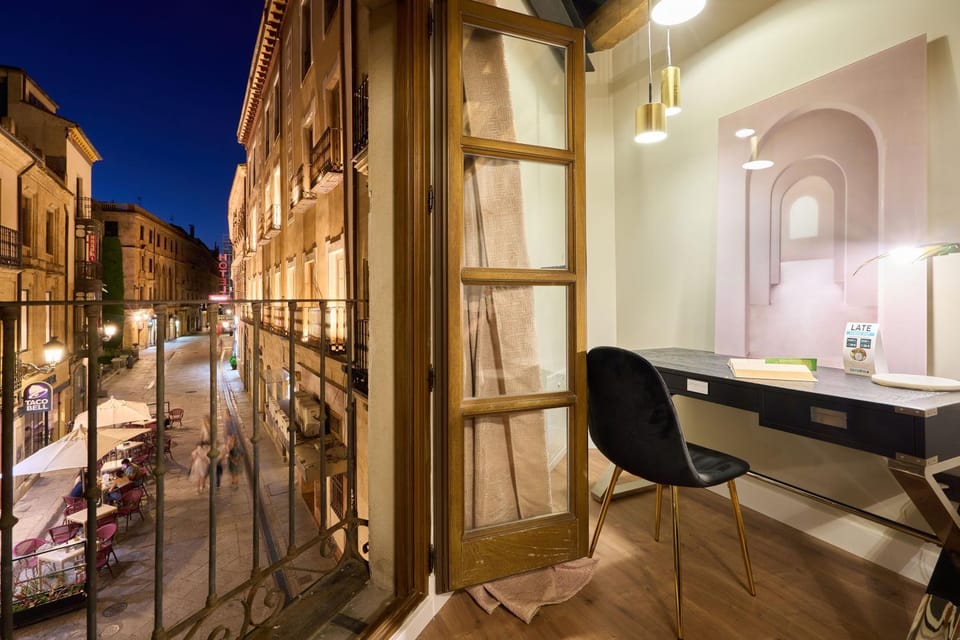 View (from property/room), Balcony/Terrace, Dining area