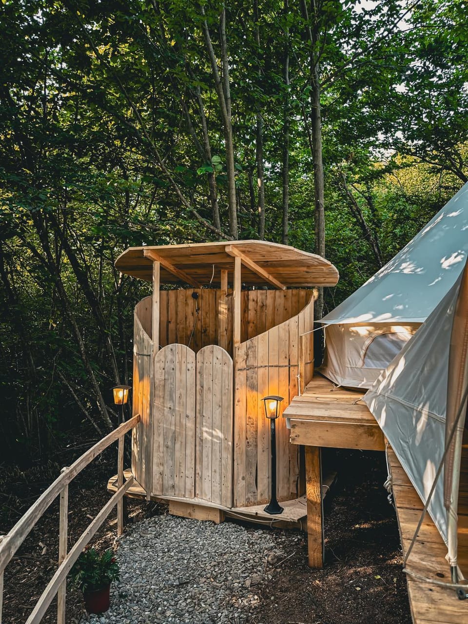 Shower, Toilet, Garden