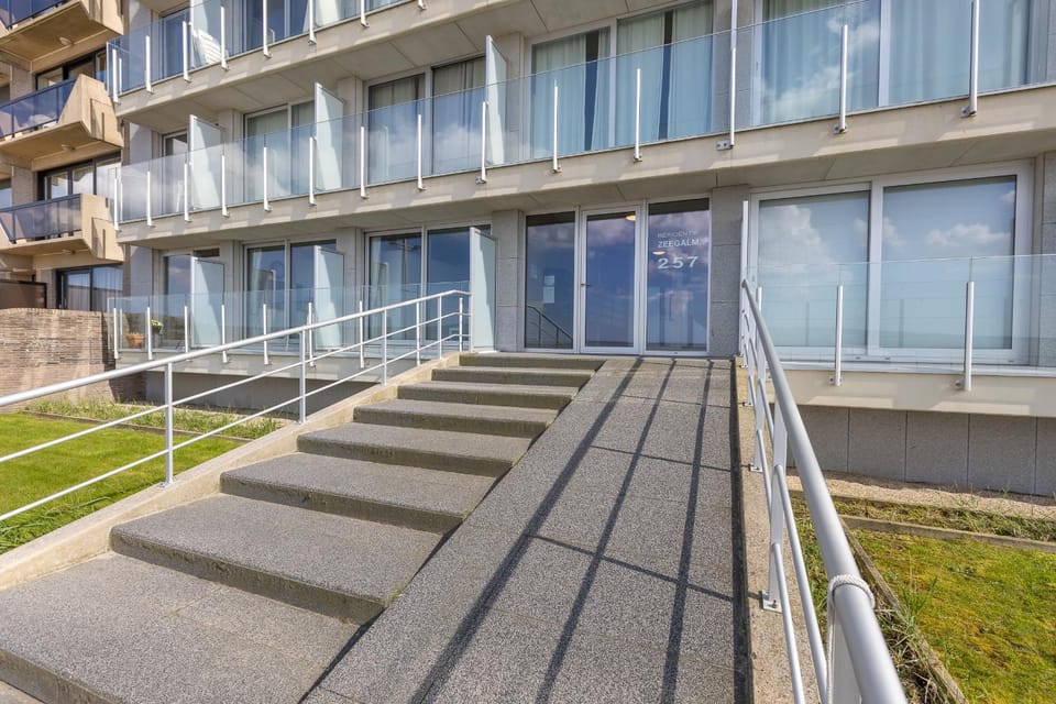 Property building, Balcony/Terrace