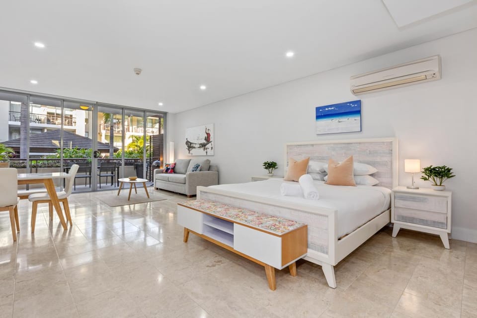 Bed, Bedroom, air conditioner