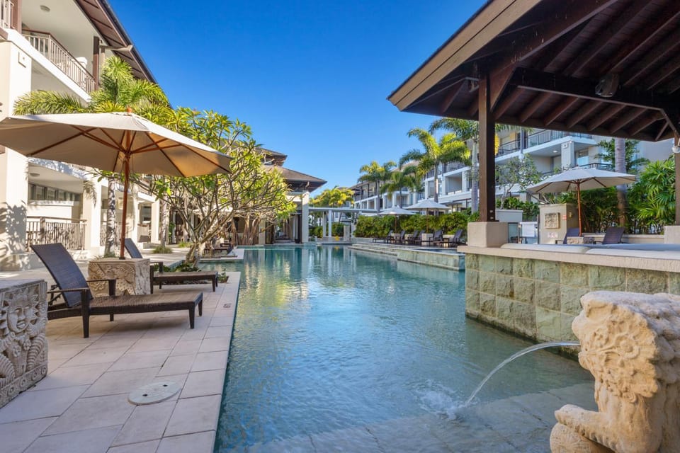 Pool view, Swimming pool