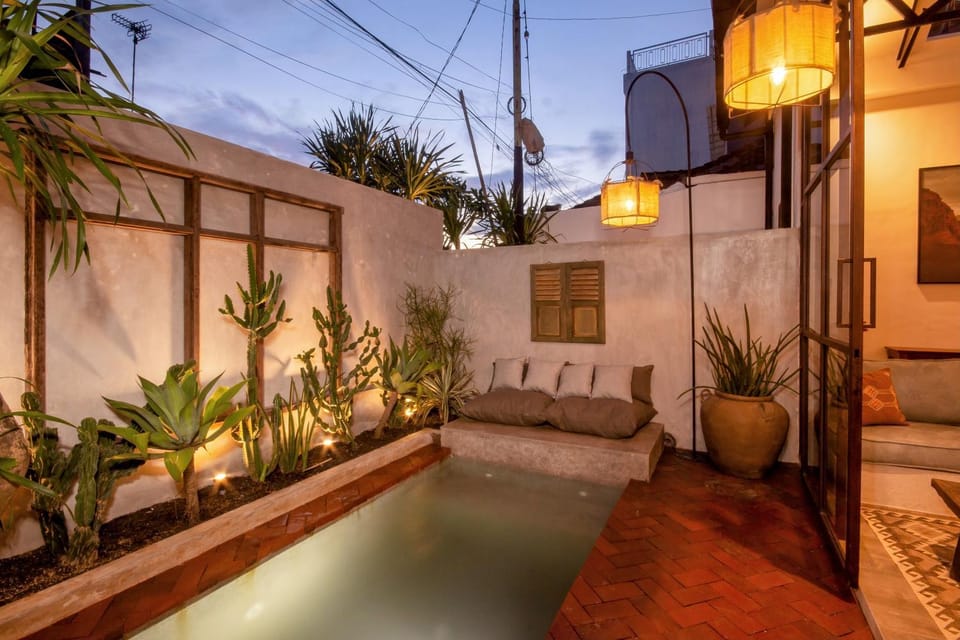 Swimming pool, Swimming pool