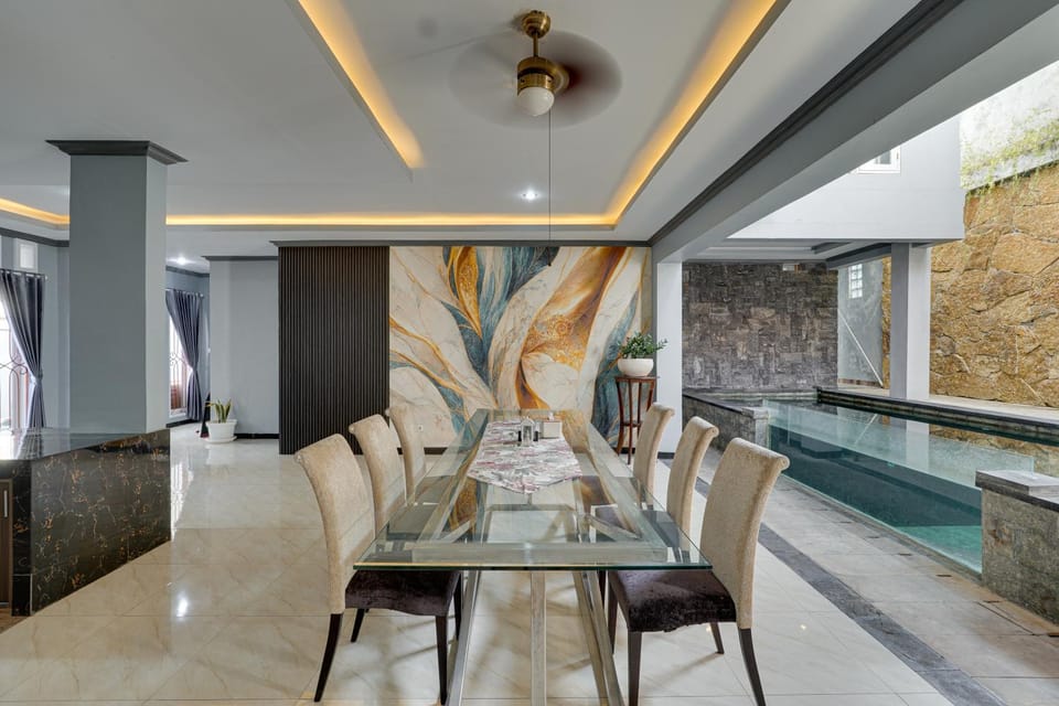 Seating area, Dining area