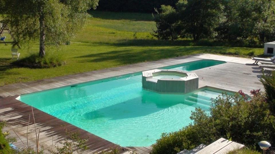 Demeure de 1850 avec piscine chauffée Villa in Provence-Alpes-Côte d'Azur