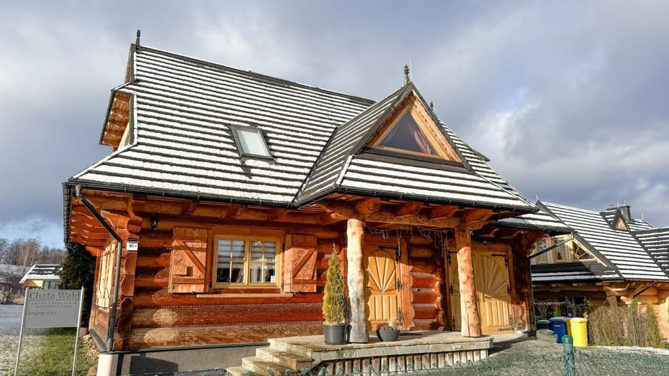 Property building, Day, Winter