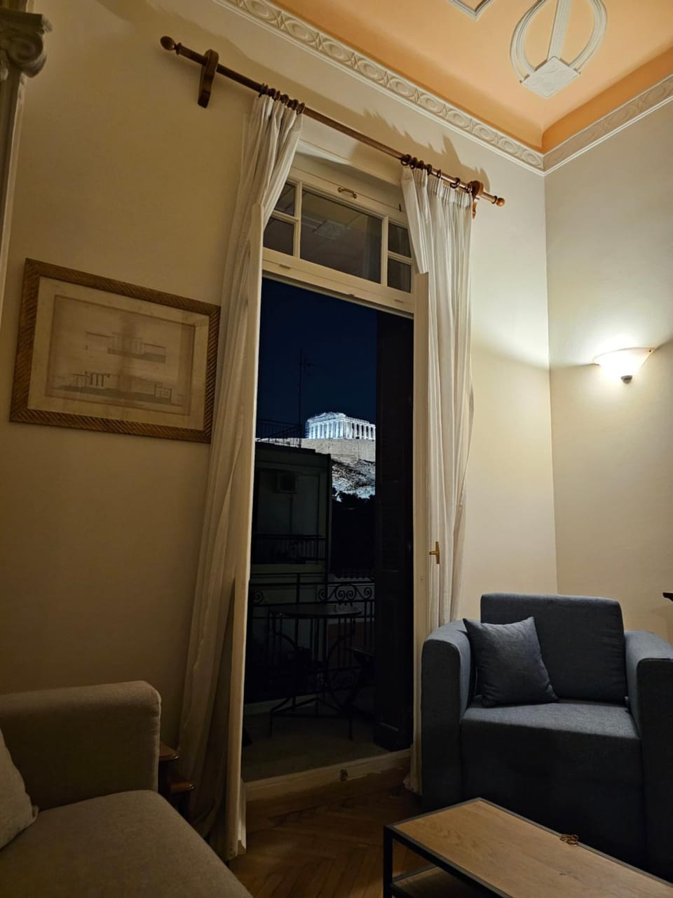 Living room, Seating area