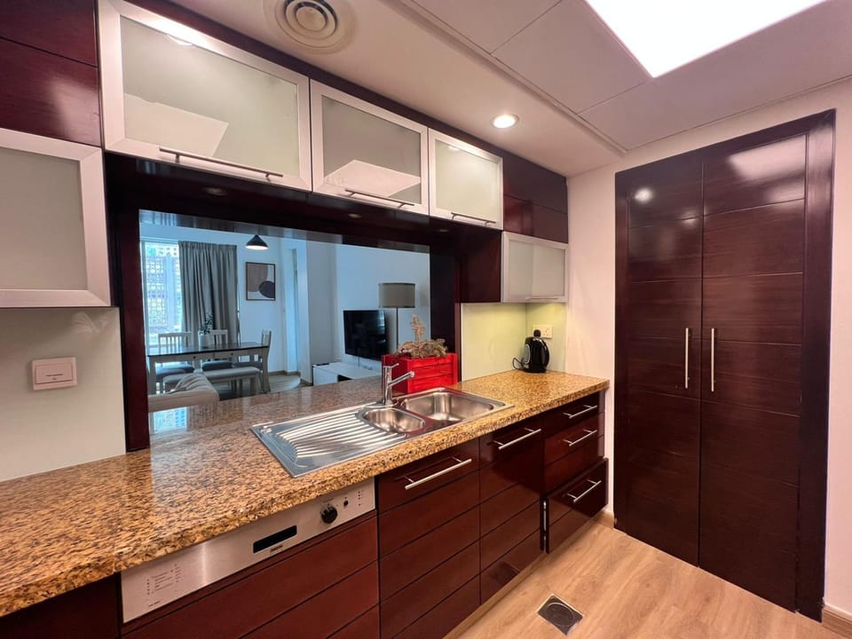 Luxurious 1BR in Burj Views Podium, Downtown Apartment in Dubai