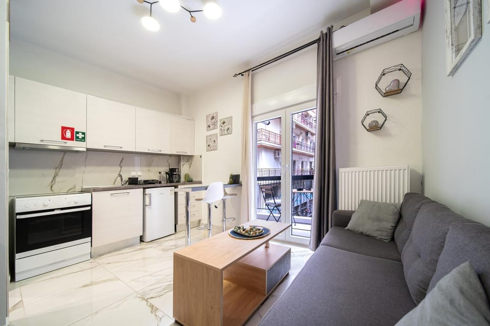 Kitchen or kitchenette, Living room