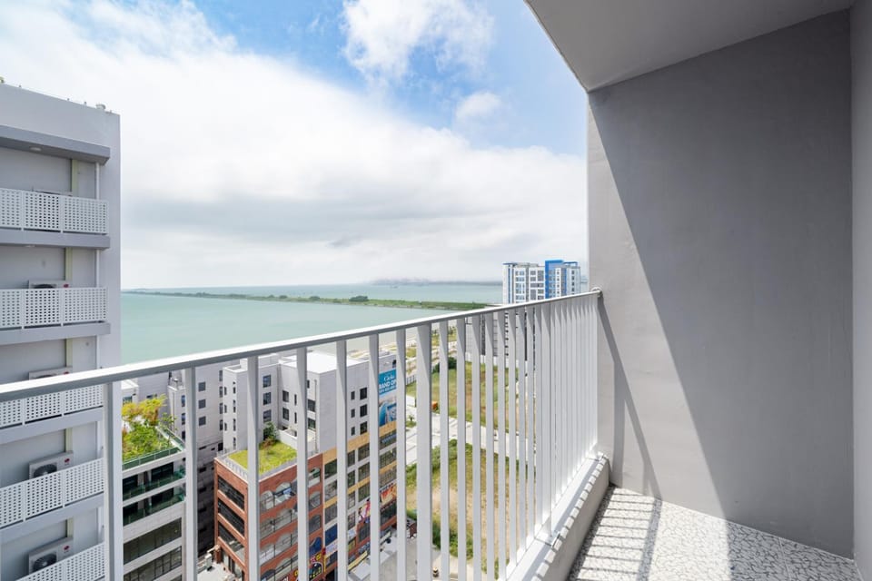 Balcony/Terrace, Lake view