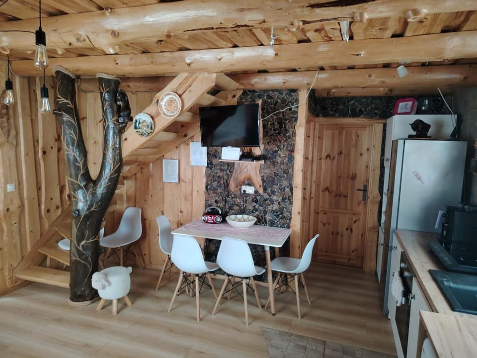 Bieszczadzka Agrochatka Monika House in Poland