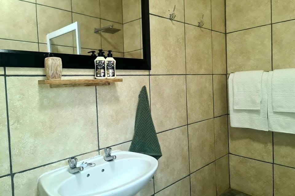 Shower, Bathroom, towels
